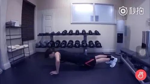 黄磊女儿黄多多健身上热搜,14岁黄多多健身完整版