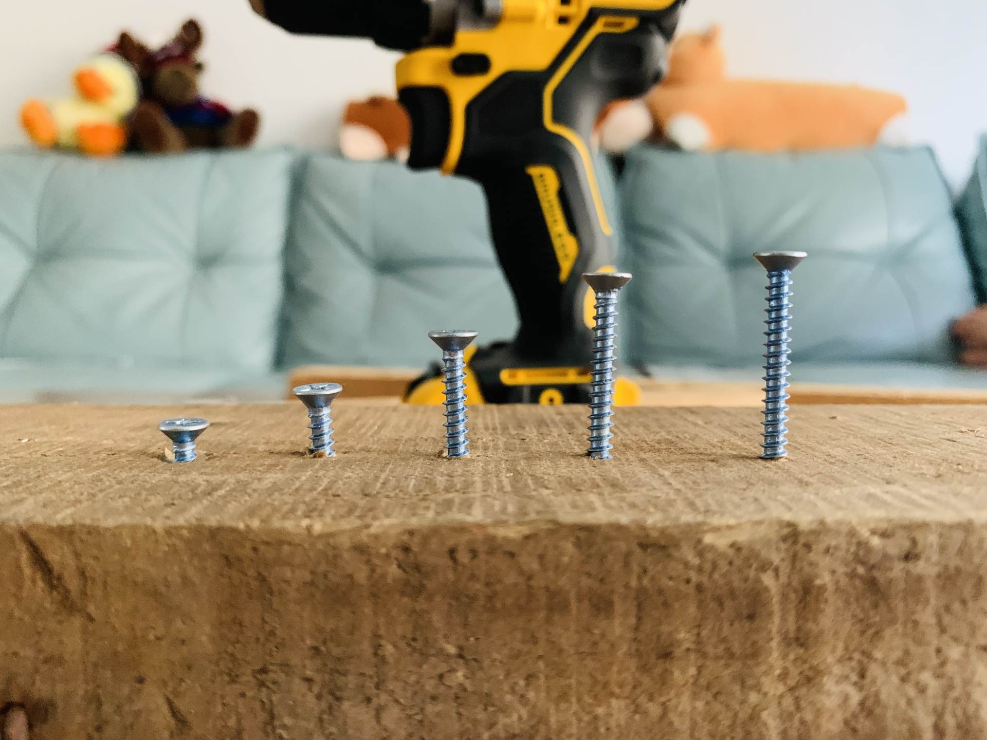 得伟锂电钻哪个型号的好,得伟dcd999锂电钻