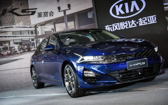 起亚k5凯酷红色实车,全新起亚k5高颜值运动帅气真香