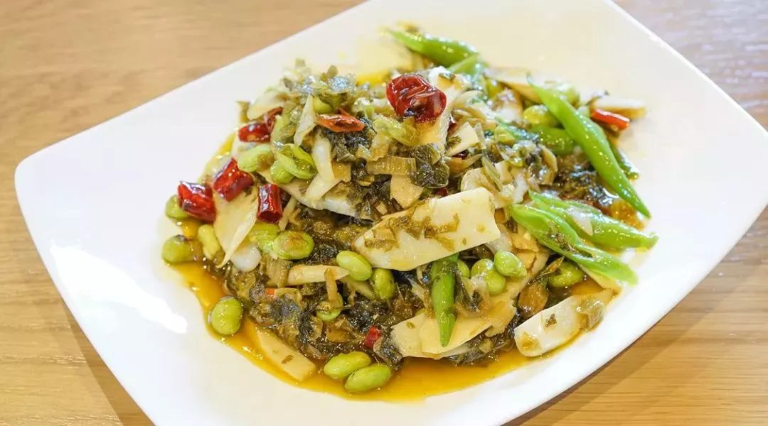 莫干山网红儿童旋转滑梯民宿,莫干山新晋森林亲子民宿无边泳池