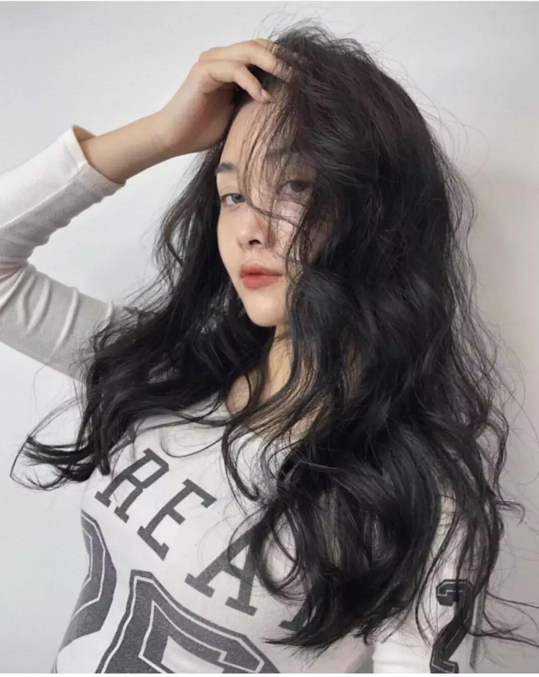 根据脸型设计发型大脸适合的发型,适合大脸圆脸方脸修饰脸型的短发