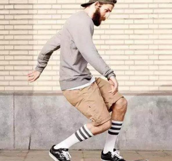 那些被男人们所不屑一顾的“袜子美学”