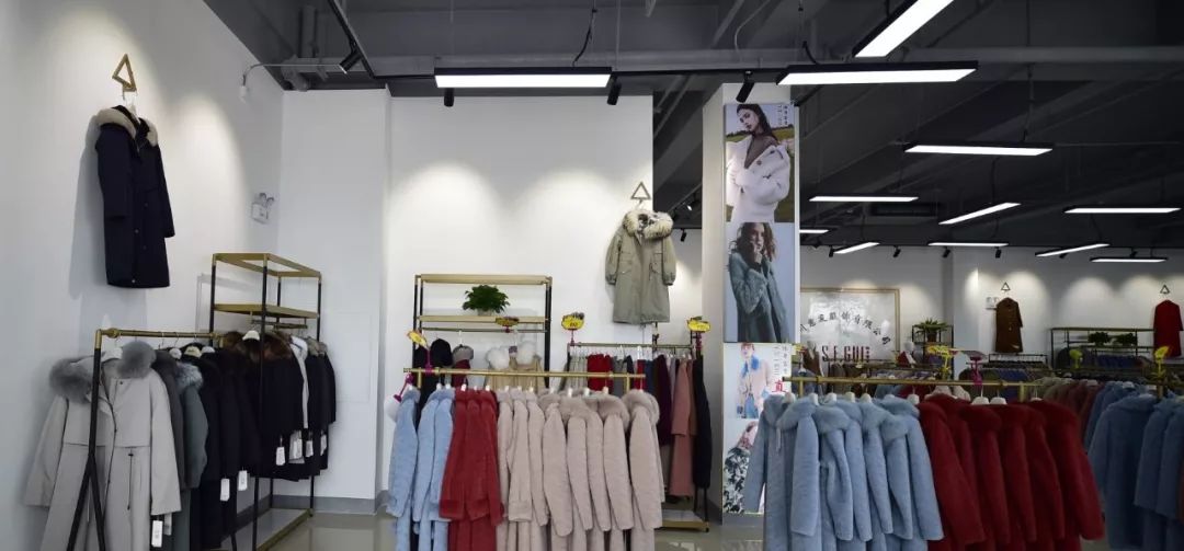 走进明珠服装新城工厂店，体验“前店后厂”新时尚