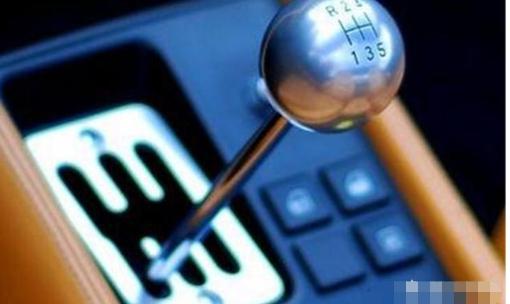 10年别克凯越1.6手动挡挂二档顿挫,手动挡一挡起步后抖动