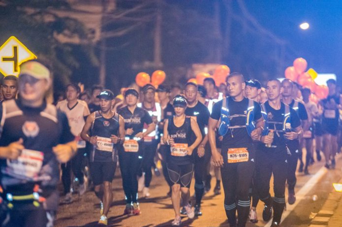 泰国的长公主是海军上将军衔，喜欢跑全马，皇家卫队要陪她跑