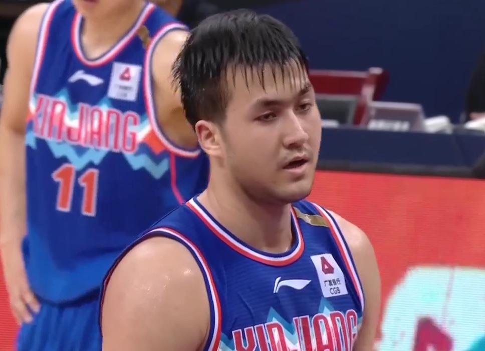 杨毅道出湖人输球原因,杨毅说广东队输球视频