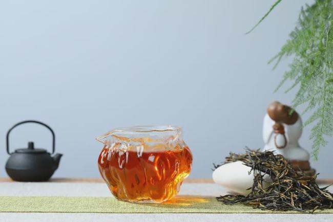 喝绿茶和红茶哪个会睡不着,喝红茶和绿茶会睡不好觉吗