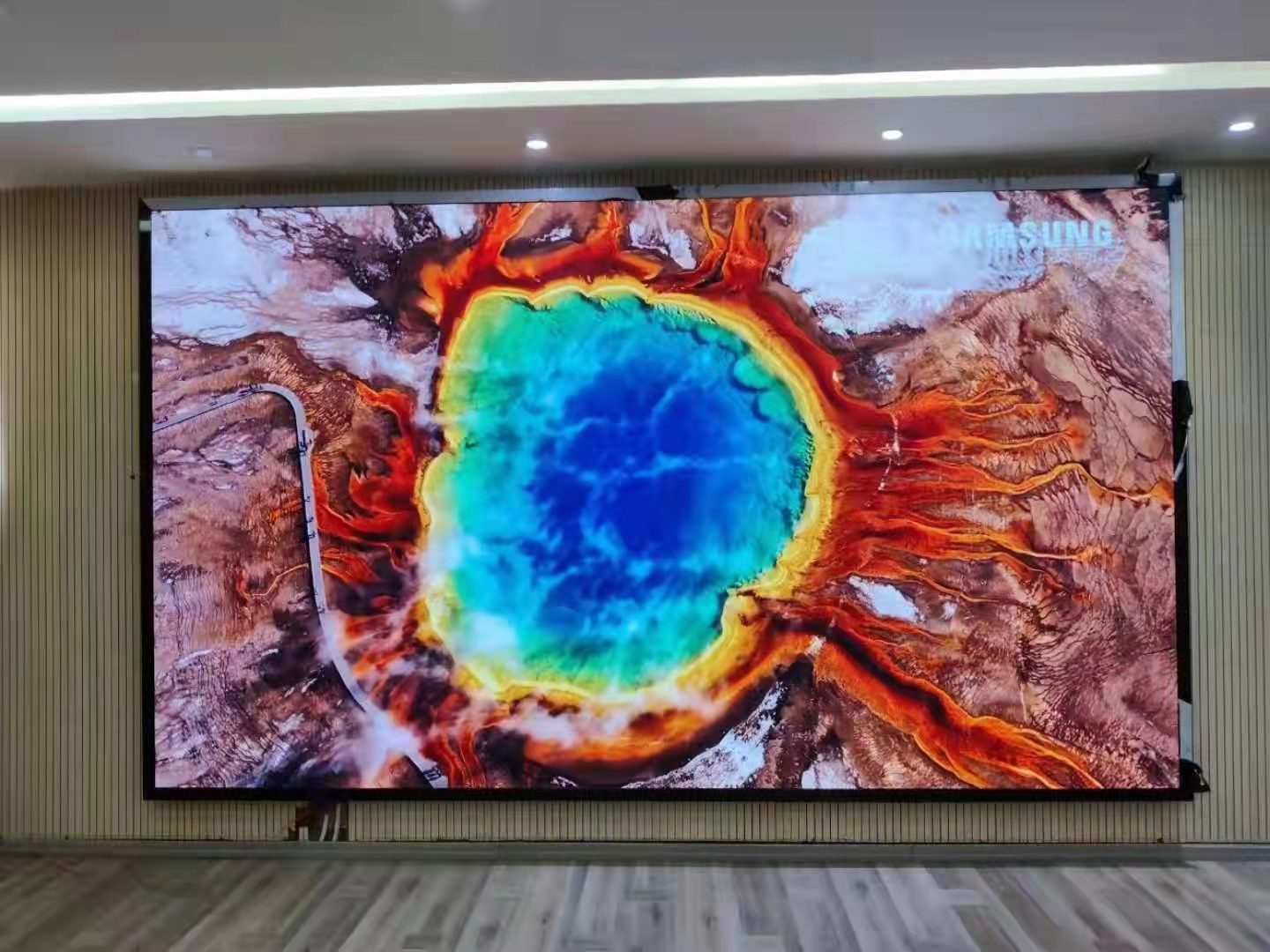 咸阳室内p2.5全彩led显示屏安装,p2全彩led屏每平米价格