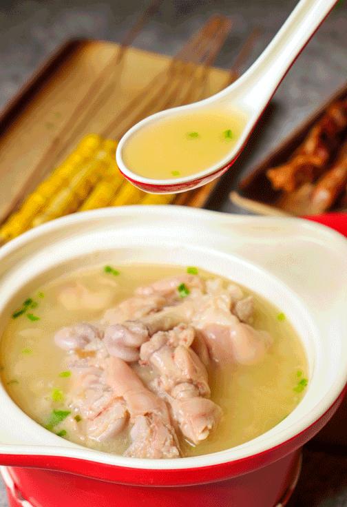 Wow~穿红衣就免单117！这家店到底什么来头！