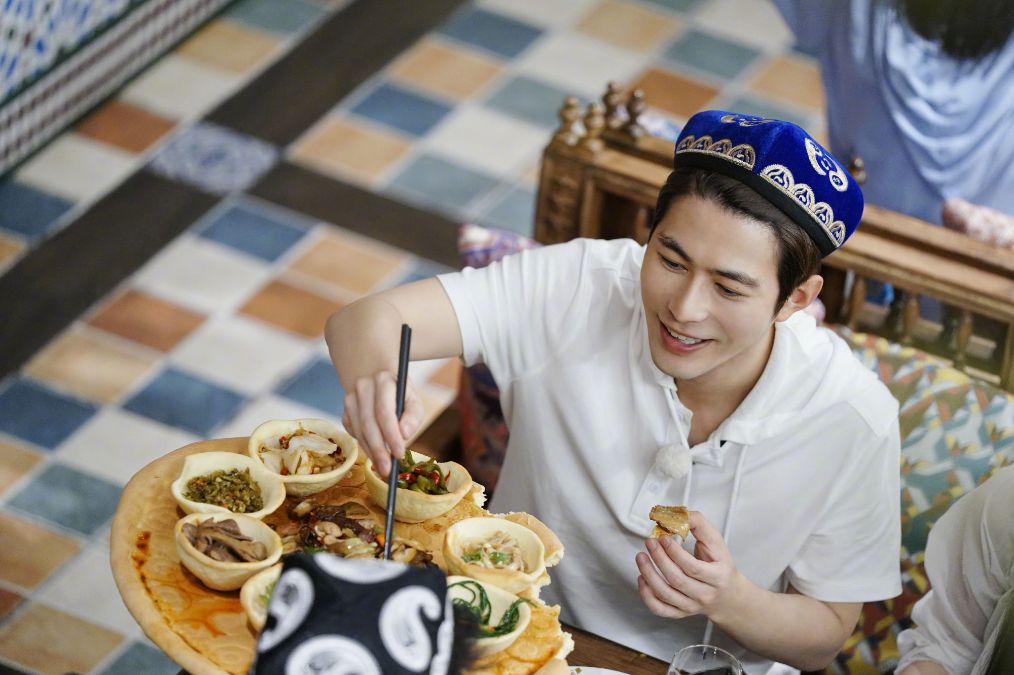 陈学冬车祸腿部受伤,陈学冬脖子扭伤视频