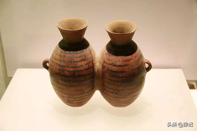 汝阳：当恐龙遇上杜康…...