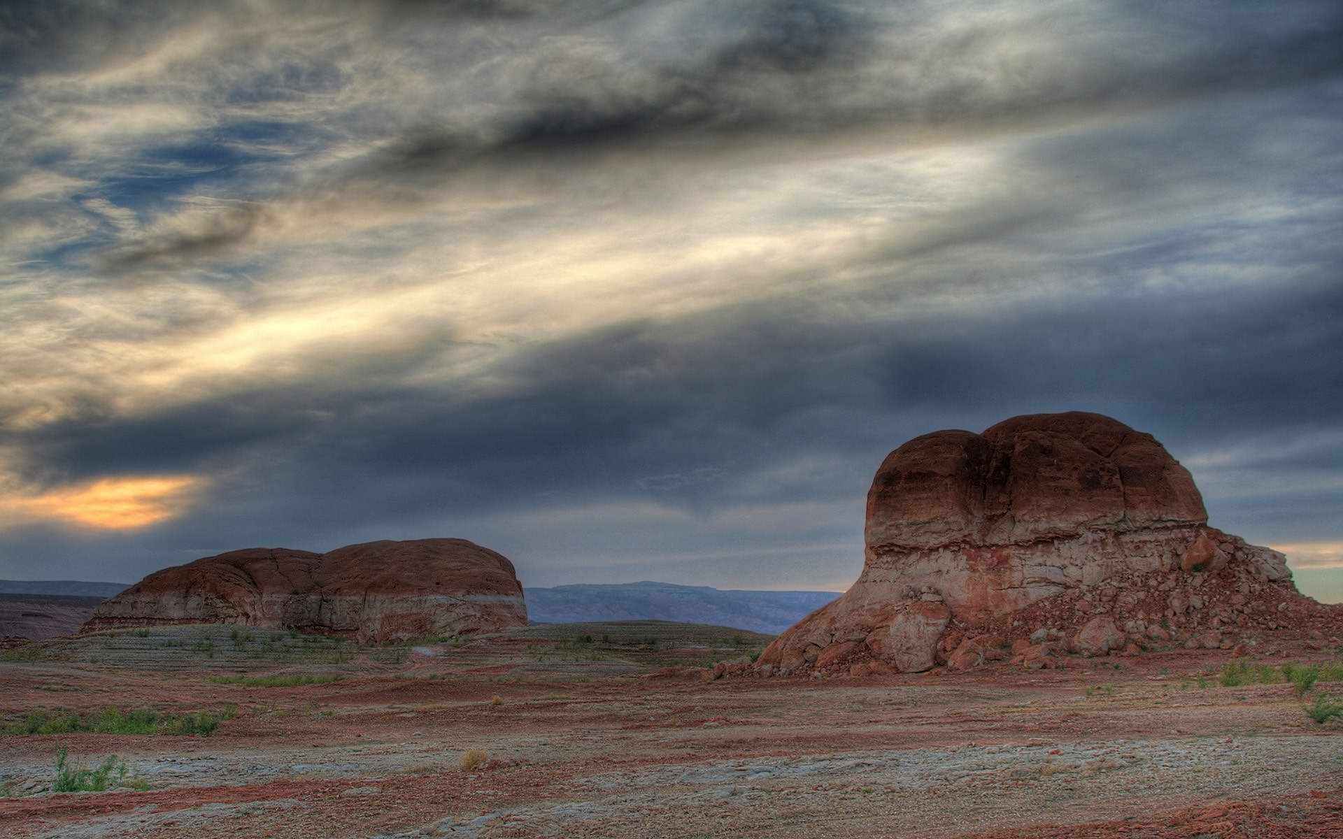 认清这两个手段，在复杂的社会也能越混越开，很厚黑！