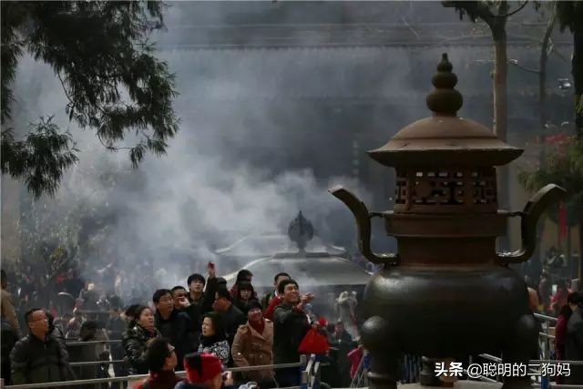 灵隐寺招人，10万网友求职上热搜！4点下班、条件只有一个...