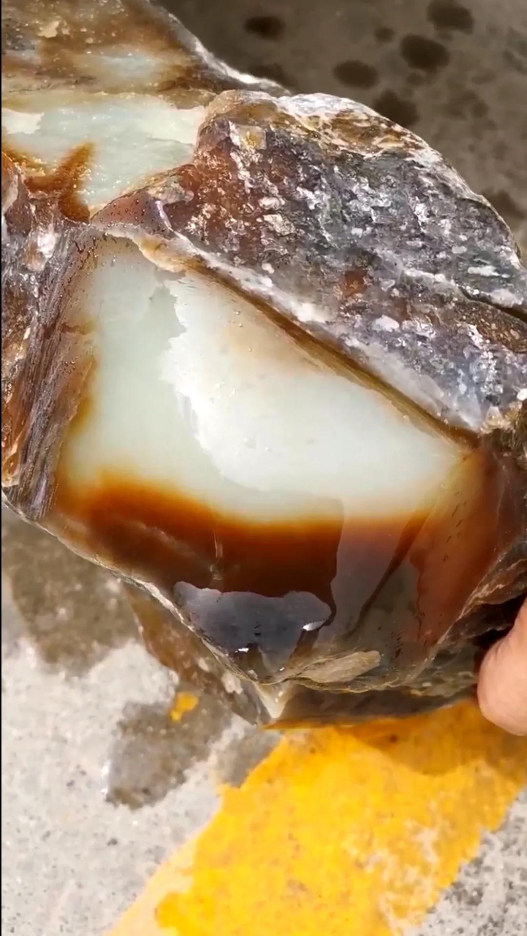 且末有哪些和田玉矿,和田玉且末近矿好吗