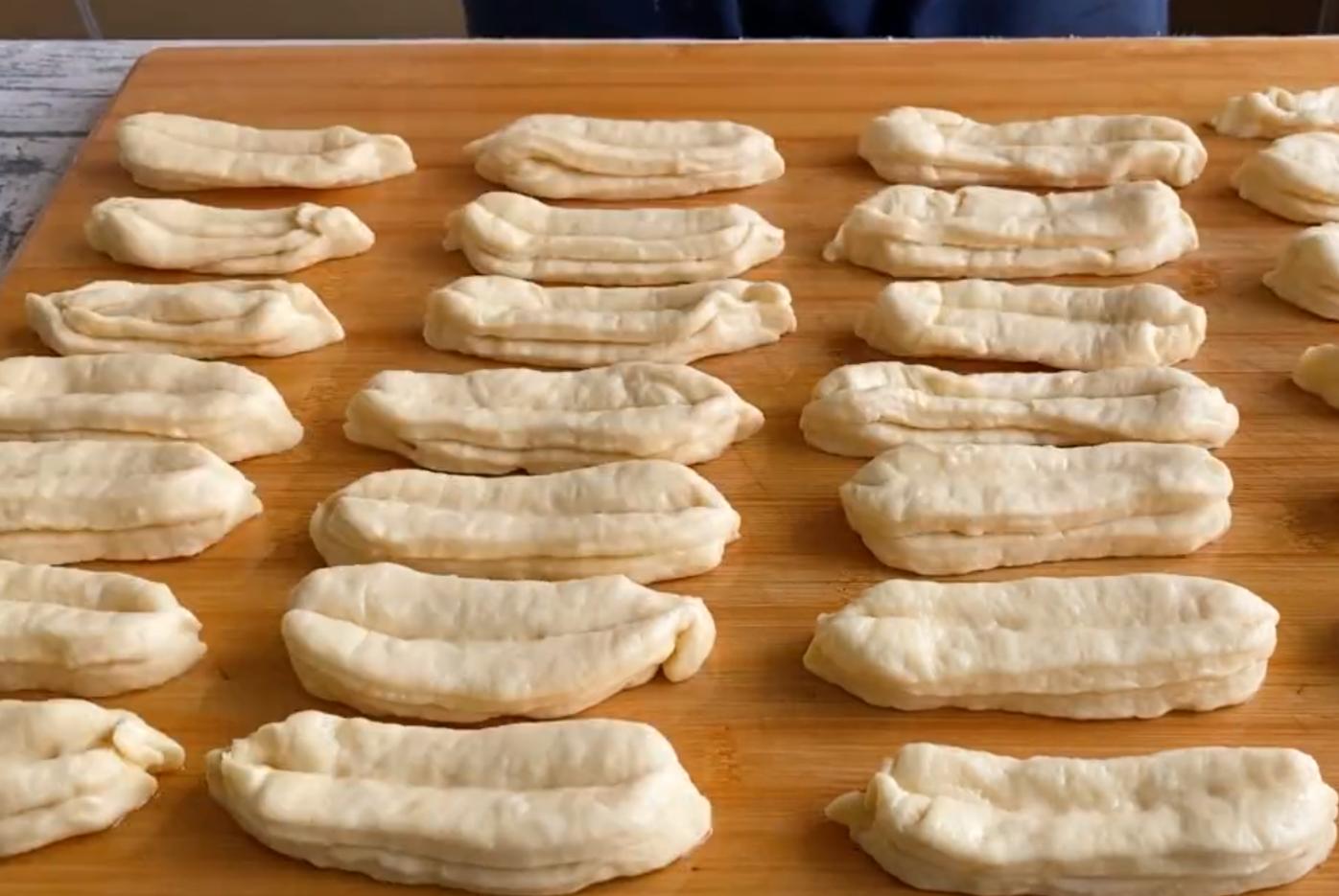 小油条香酥蓬松的做法不加鸡蛋,奶香鸡蛋小油条