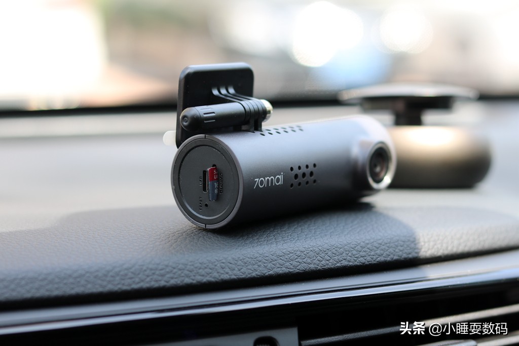 70迈行车记录仪和小米记录仪对比,70迈行车记录仪1s和小米