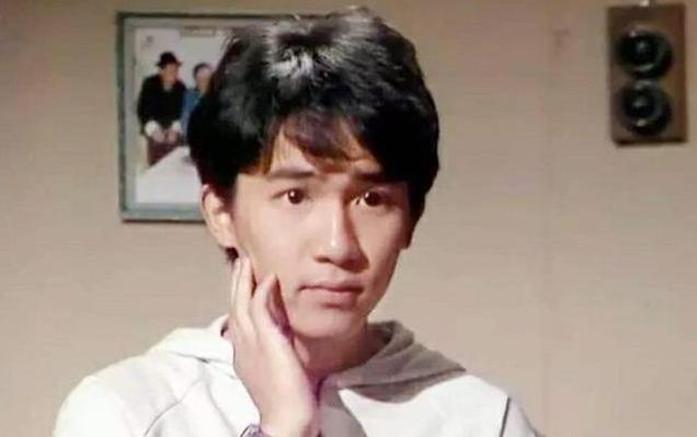 周星驰的喜剧片少林足球,少林足球香港爆笑喜剧片