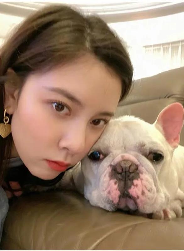 看一下明星的穿衣搭配,一起来看看明星的时尚搭配