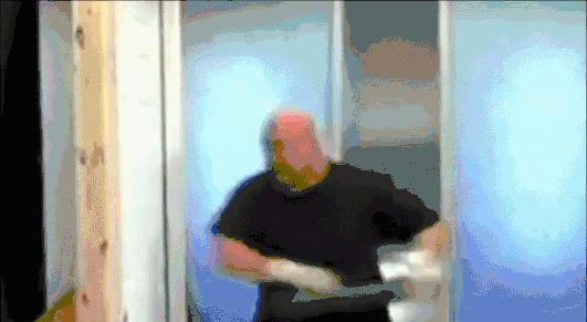 盘点电影中的花式开锁,电影中的一枪开锁在现实能做到么