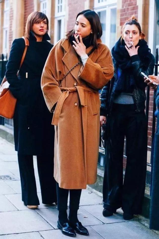 这4种颜色羽绒服显白又减龄,什么颜色的羽绒服百搭又显白