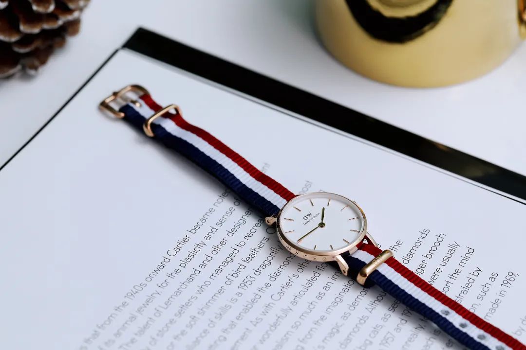 dw手表怎么样值得入手,为什么一堆便宜的dw手表