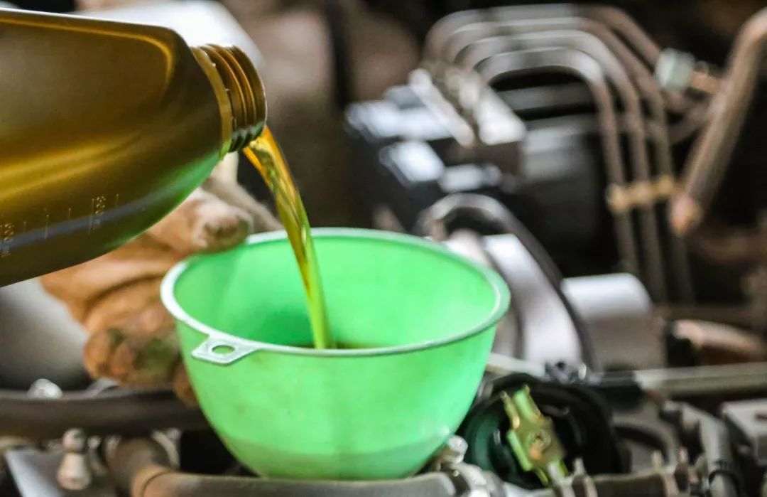 很多车主都有过保养被坑的经历,保养被4s店坑了怎么办