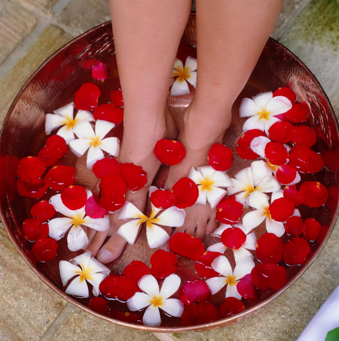 每天用热水泡脚是养生还是养病,每天用热水泡脚是养生还是祸首