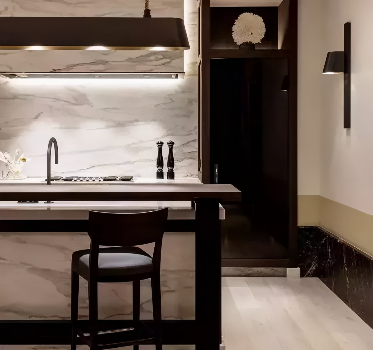 橱柜台面用大理石好还是石英石好,橱柜大理石台面宽度标准