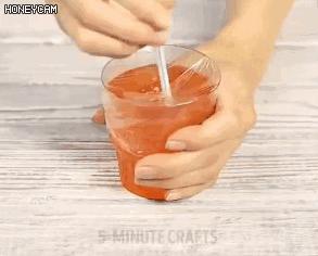 马桶堵了拿保鲜膜封住,马桶堵了怎么用保鲜膜