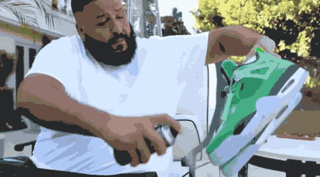 球鞋表面脏了怎么清理,球鞋脏了怎么修复