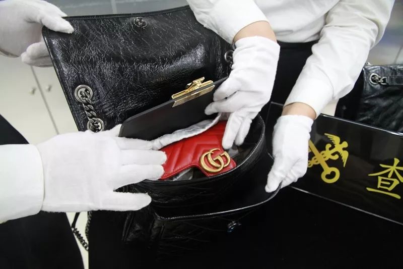 过海关一次可以带多少件衣服,海关能带多少东西过关