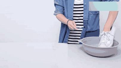 鞋盒里边的白布袋子有什么用,鞋盒里的白布可以防止鞋子变黄吗