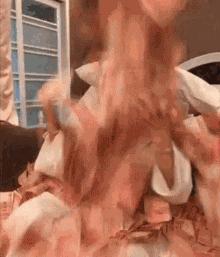 女子杀鸡时发现这个，值400万？快看看……