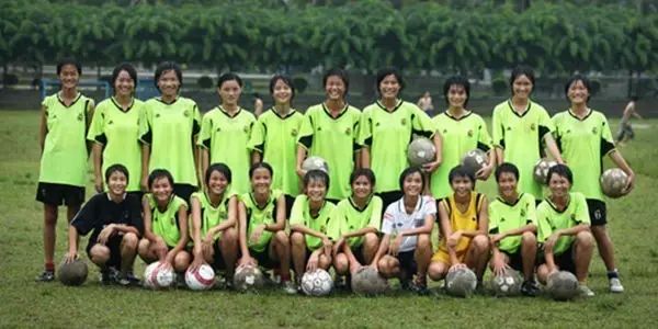 外卖小哥逆行失声痛哭,外卖小哥送外卖泪目