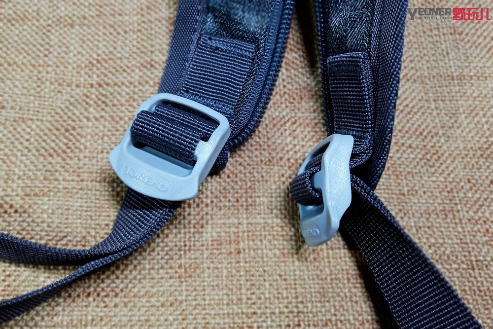 探路者登山单肩背包,探路者双肩包怎么背