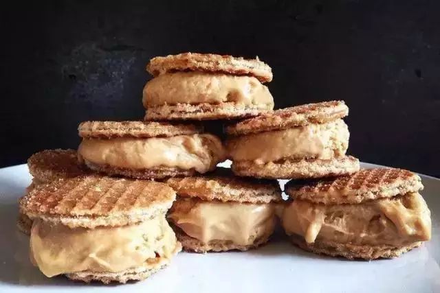 华夫饼为什么有许多坑,华夫饼为什么变得很大