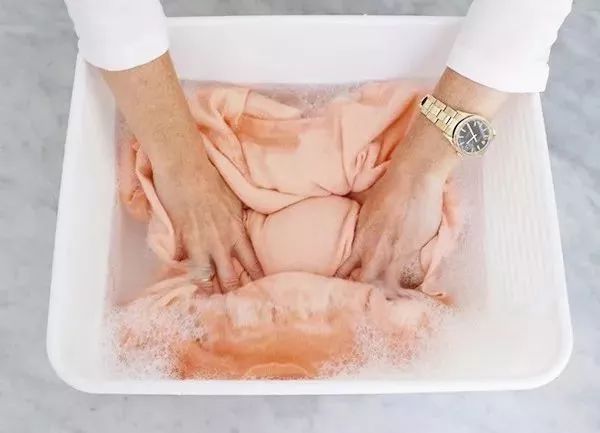 羊毛衣用洗衣机哪个功能洗,怎么让羊毛衣不会掉毛