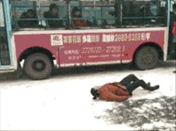 下雪天穿的防滑鞋,下雪天穿什么鞋子防滑