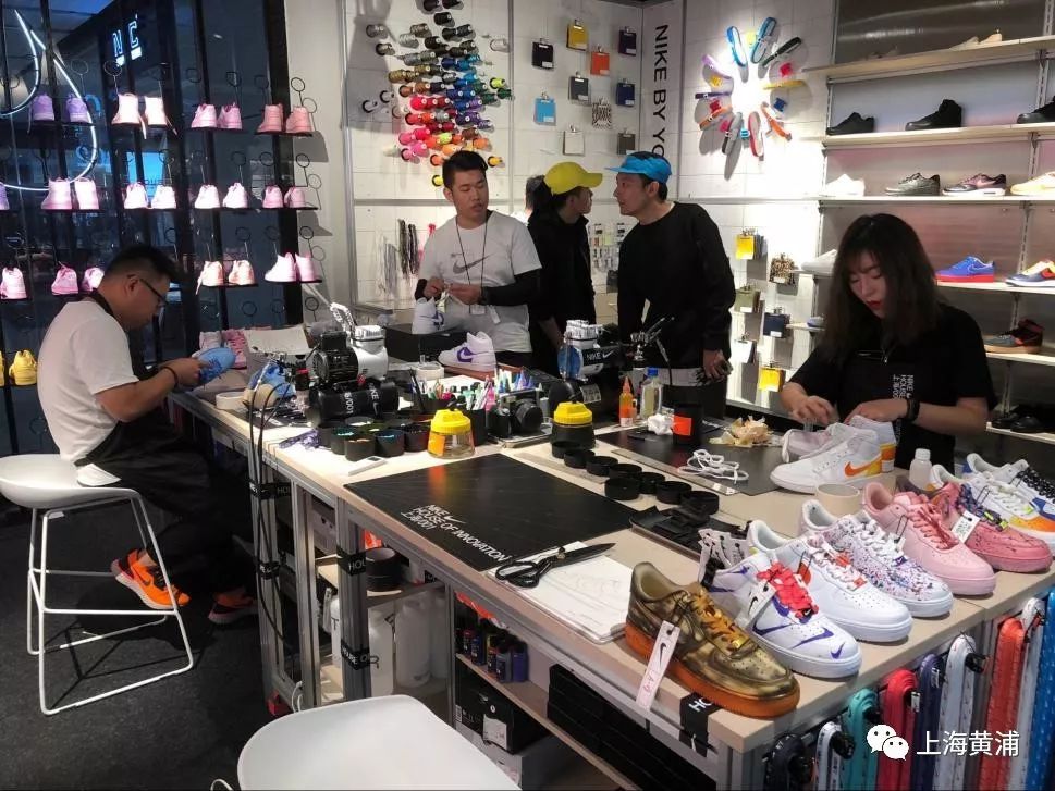 购物品牌｜抢在纽约之前！全球首家耐克HouseofInnovation登陆南京东路