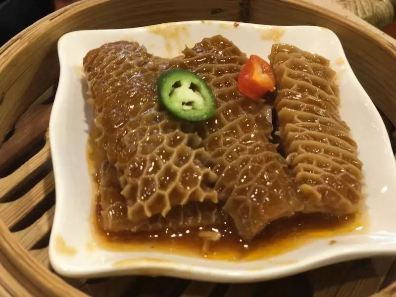 在广州的破旧小区里，一只爱马仕birkin只要5000元