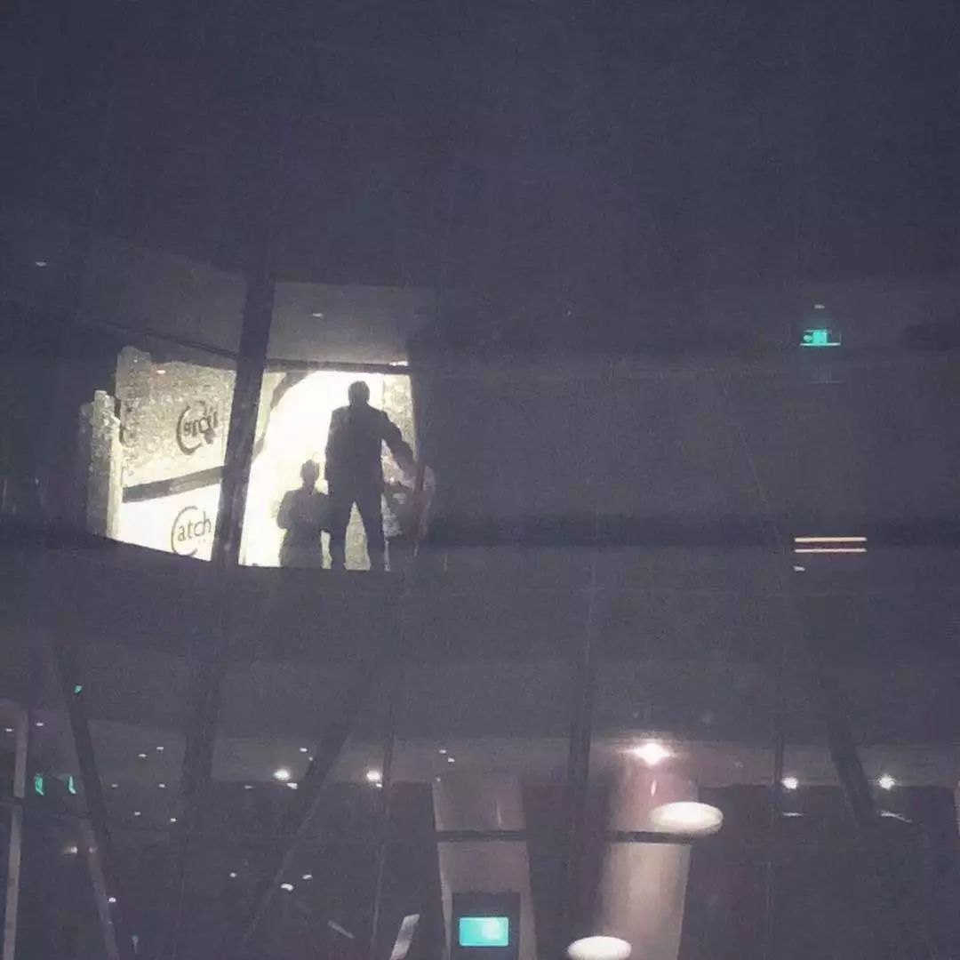 在广州的破旧小区里,一只爱马仕birkin只要5000元