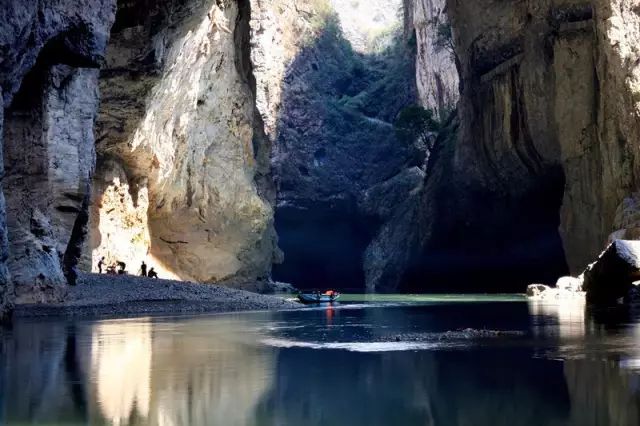 广东人去贵州景区半价,广西人去贵州旅游景区免费吗