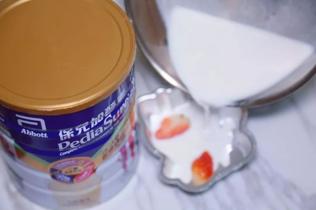 简单易做的草莓布丁,为孩子做甜品