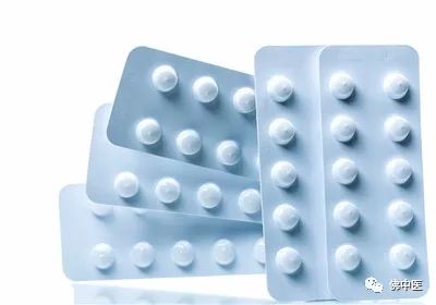 痛风发作期间喝酒吃什么药,痛风患者经常喝酒怎么缓解