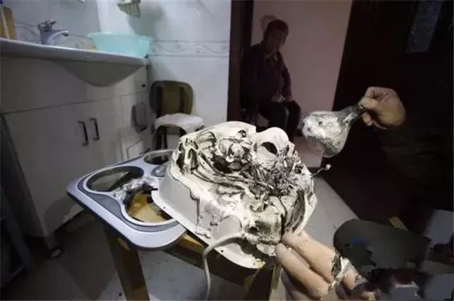 小太阳用在浴室够暖和吗 (浴室里的小太阳真的很冷吗)