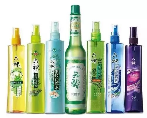 买了新衣服怎么处理才不容易掉色,新衣服第一次怎么洗能护色不掉色