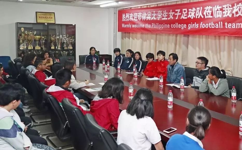 喜报我校获全市足球赛冠军,中国人民大学女子足球队