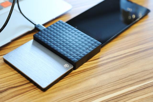 希捷简系列移动硬盘测评,希捷backupplus睿品拆解