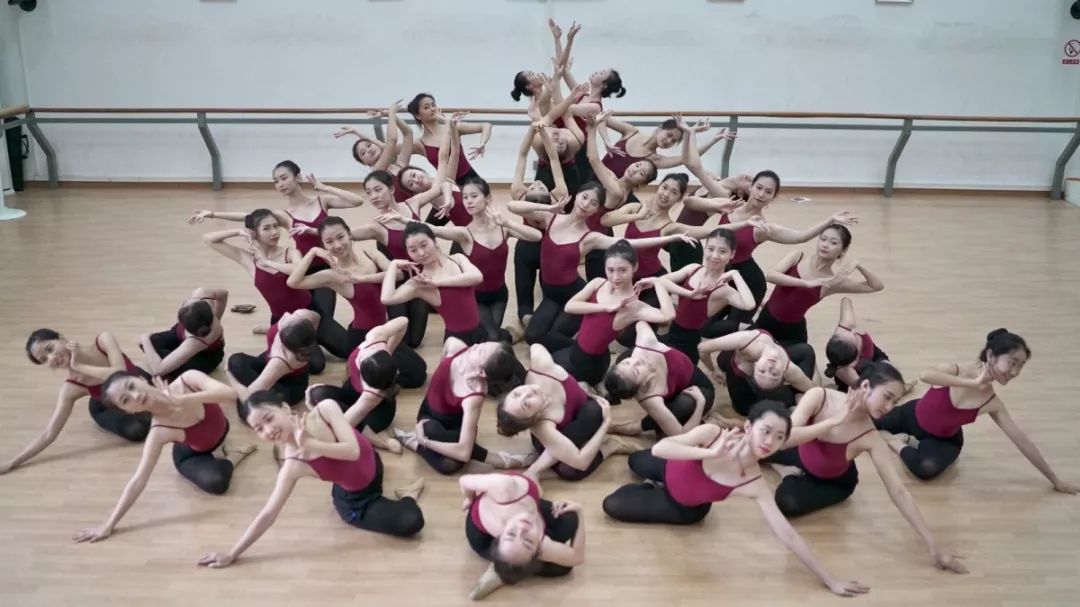 壹伍得舞｜一个班42个人的四年缩影