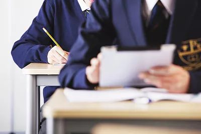 校服已经有两套了可以不买了吗,已有三套校服还能买吗